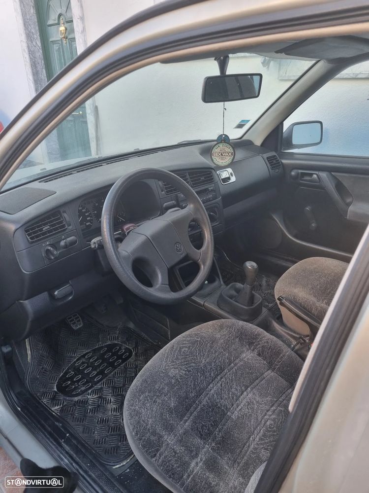 VW Golf 1.9 D CL - 7