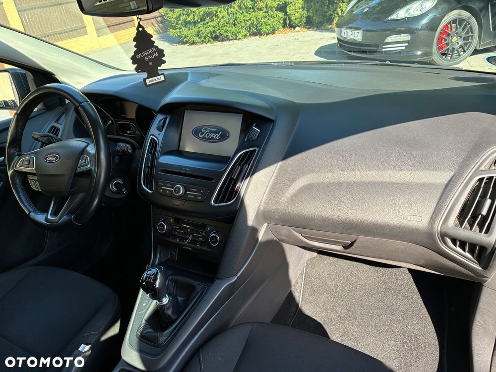 Ford Focus - 34
