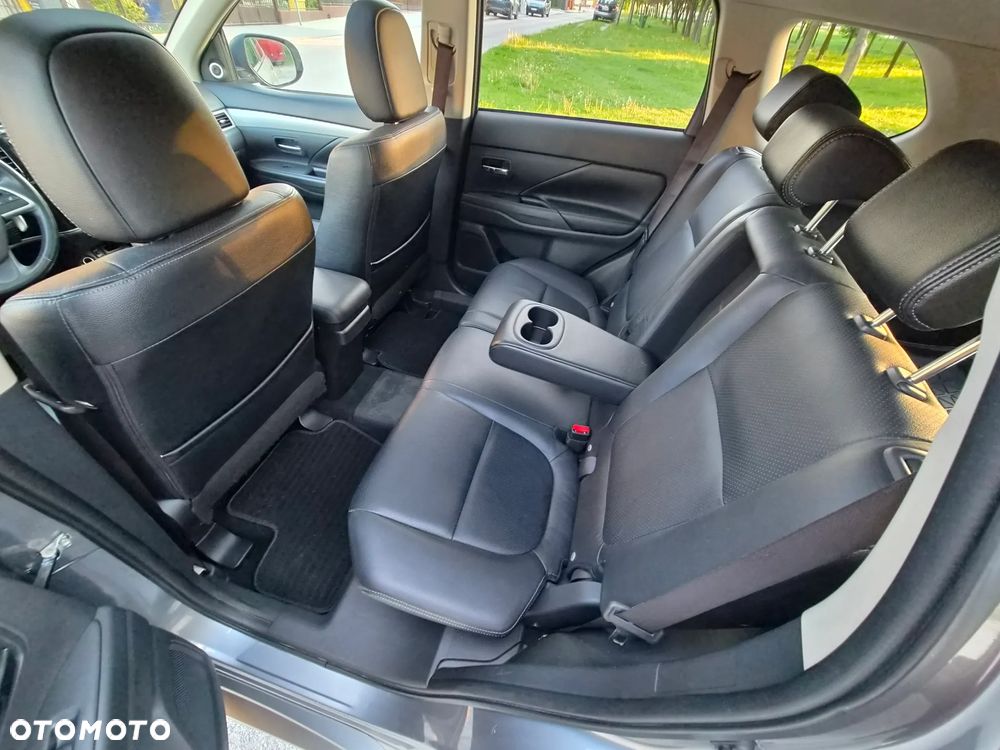 Mitsubishi Outlander - 7