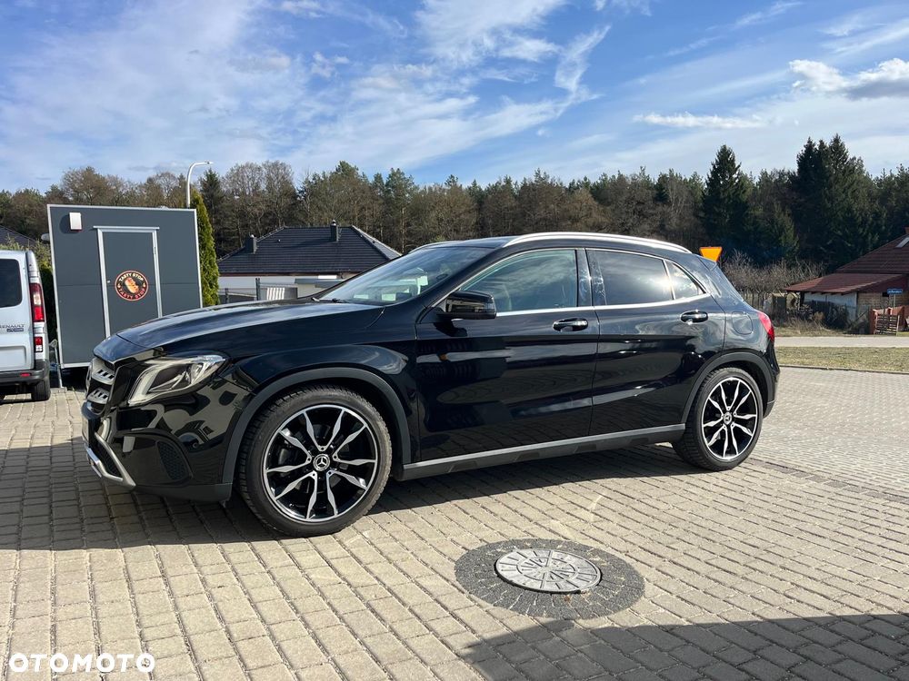 Mercedes-Benz GLA 220 4-Matic - 6