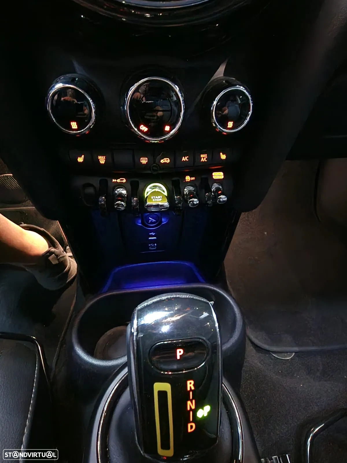 MINI 3 Portas Cooper SE Camden Edition - 35
