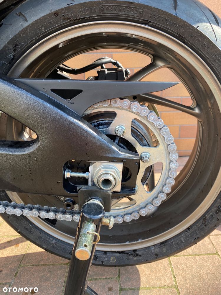 Suzuki GSX 1000 - 10