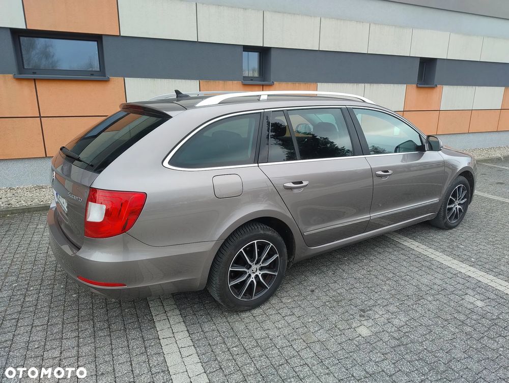 Skoda Superb 2.0 TDI Exclusive - 3