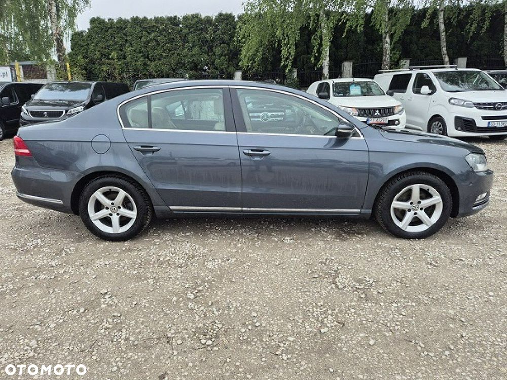 Volkswagen Passat - 13