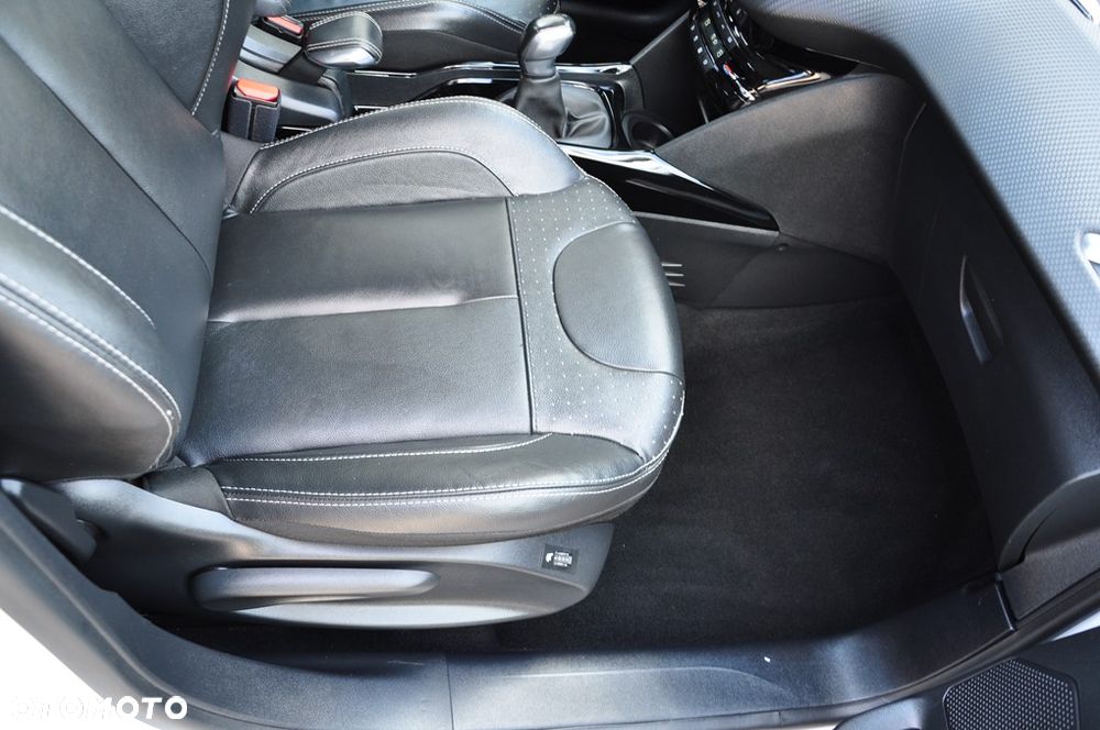 Peugeot 2008 PureTech 110 Stop&Start Crossway - 30