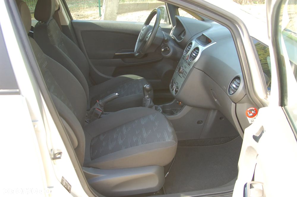 Opel Corsa 1.4 16V Energy - 33
