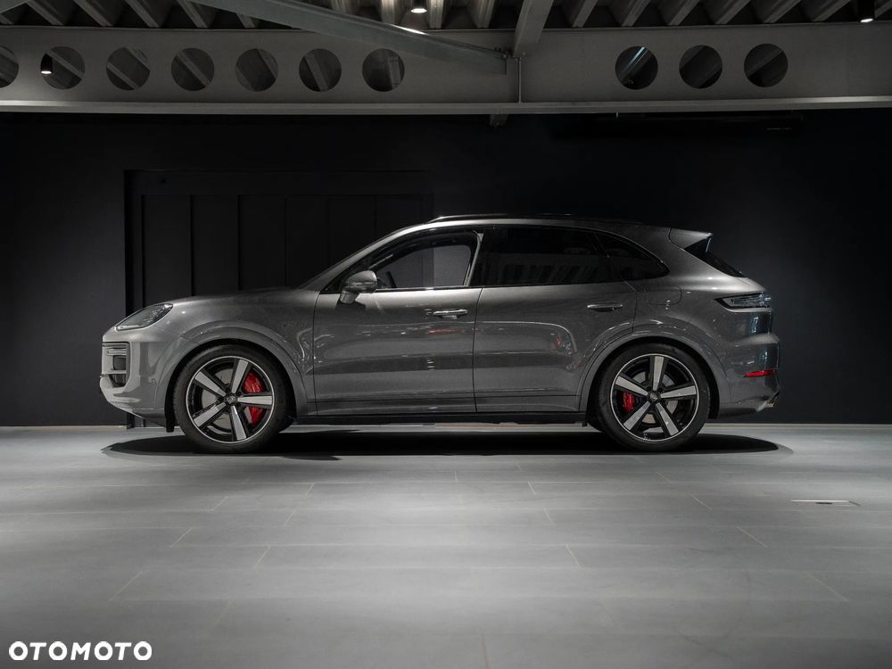 Porsche Cayenne Turbo E-Hybrid PHEV - 2