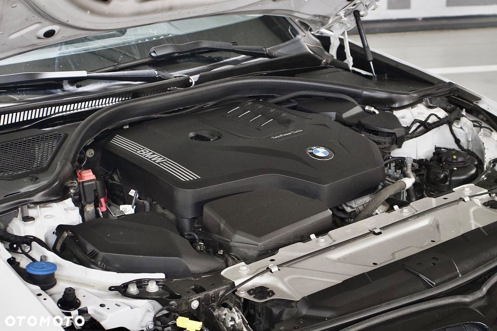 BMW Seria 3 318i Sport Line sport - 30