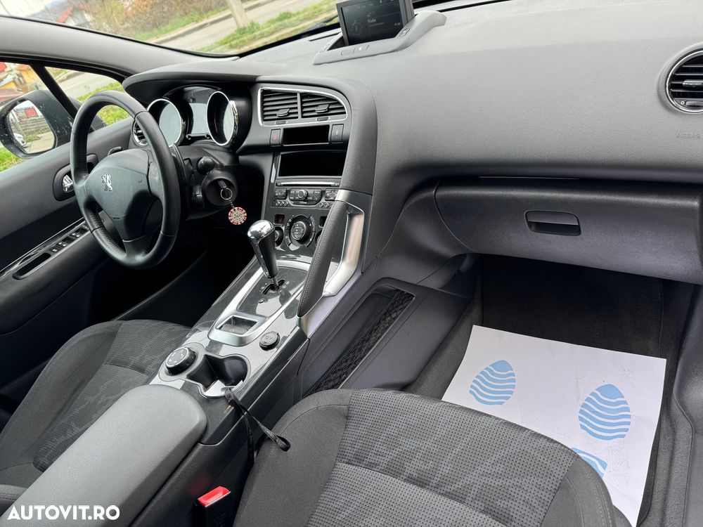 Peugeot 3008 1.6 HDI FAP BVMP6 Confort Pack - 15