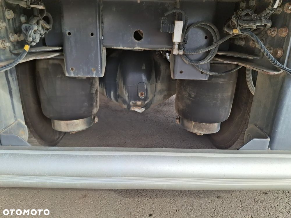 Renault C280 Zamiatarka SEMAT Zoeller FAUN Karcher 2 Silniki Rura Do Liści Listwy Ciśnieniowe Lanca 2 Zbiorniki Wody Szczotki L/R 2018r Euro 6 - 17