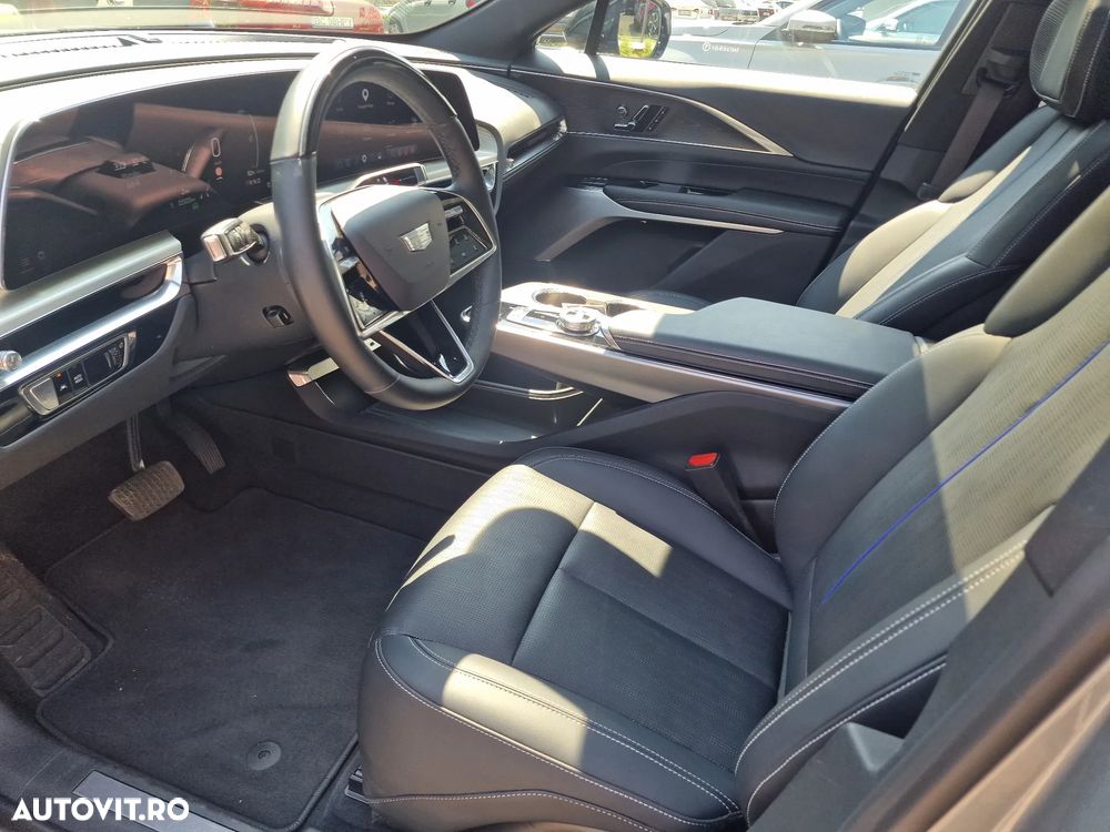 Cadillac Lyriq Sport - 9