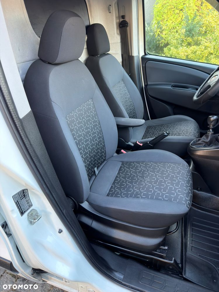 Fiat DOBLO - 17