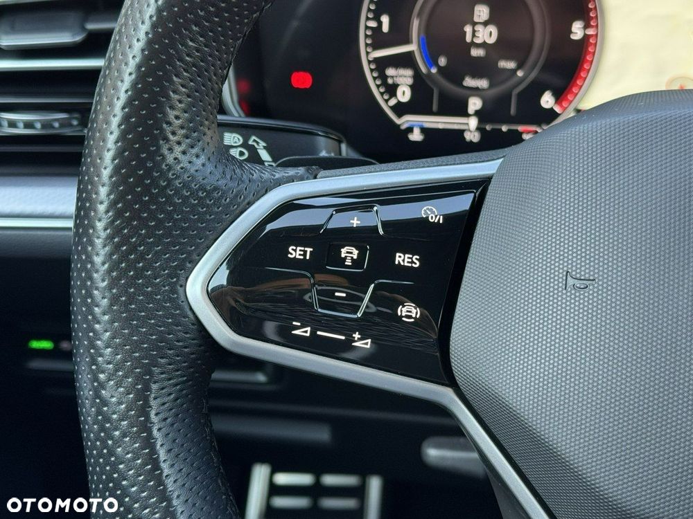 Volkswagen Touareg - 25