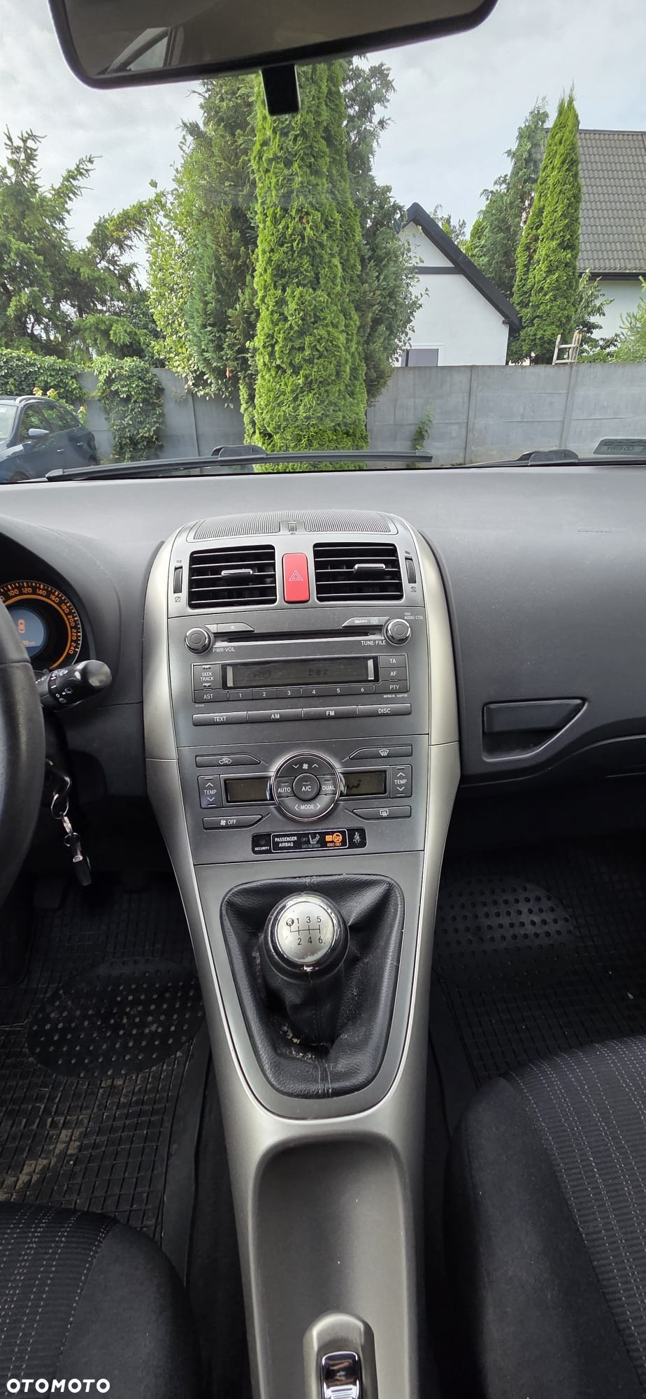 Toyota Auris 1.6 Premium - 17