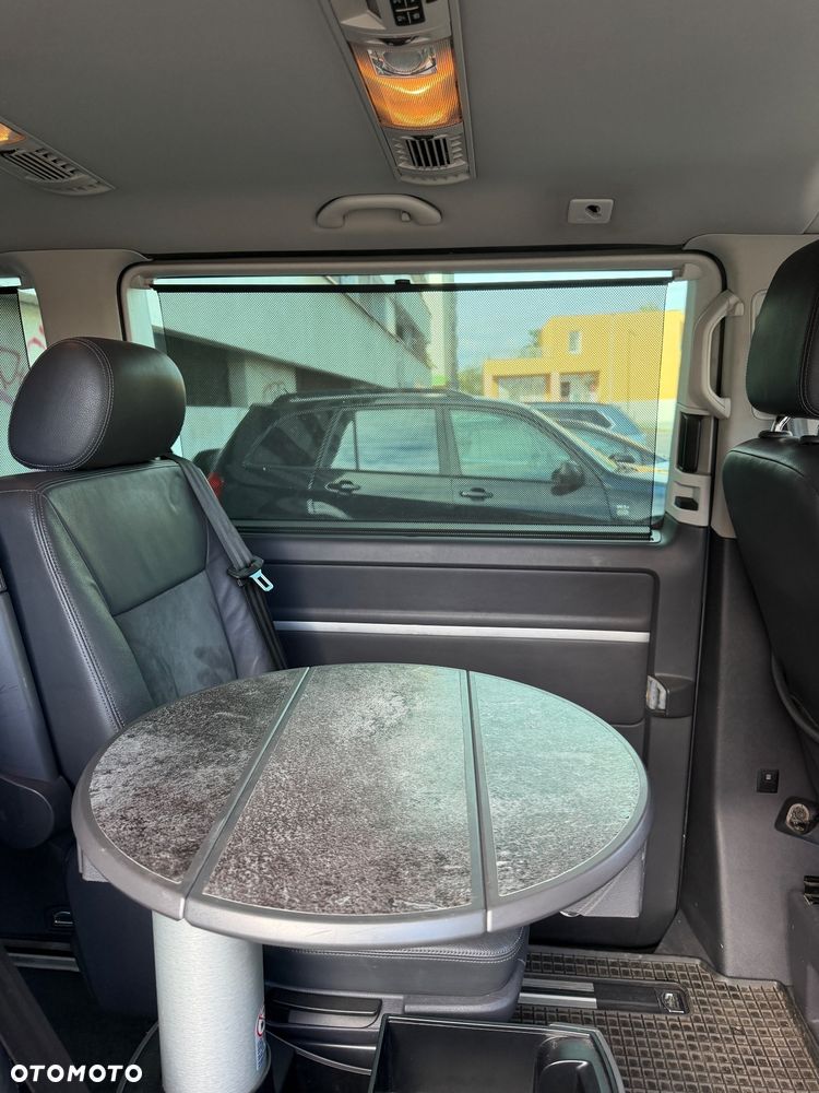 Volkswagen Multivan - 10