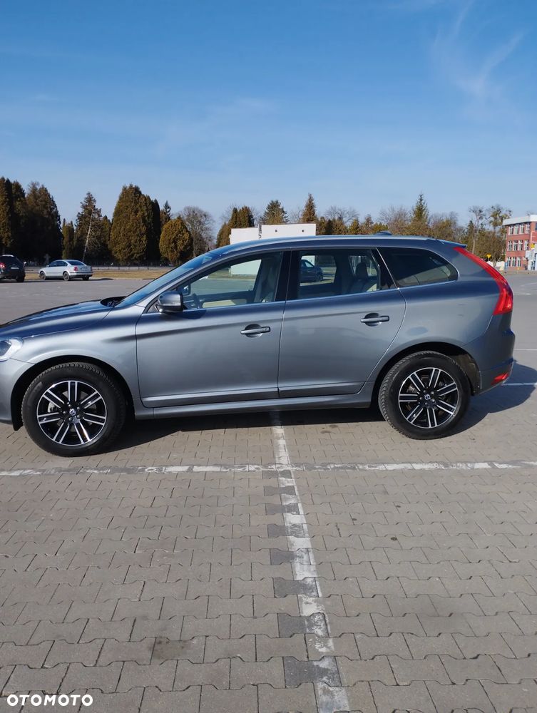 Volvo XC 60 D4 Momentum - 8