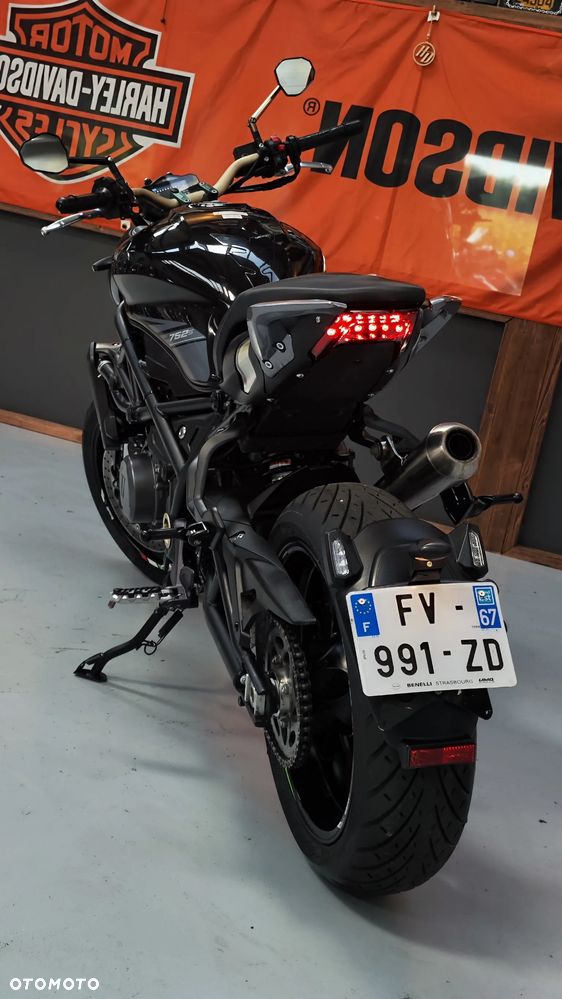 Benelli 752 S - 9