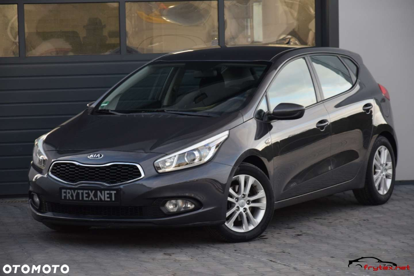 Kia Ceed - 33