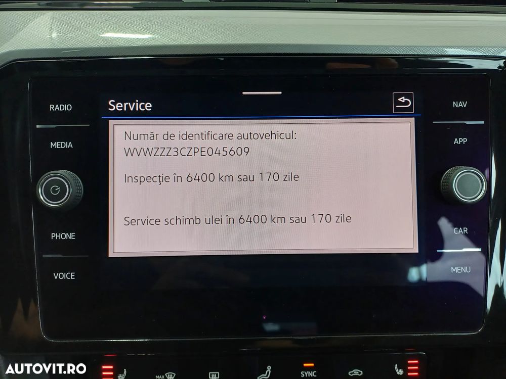 Volkswagen Passat 2.0 TDI DSG Comfortline - 23