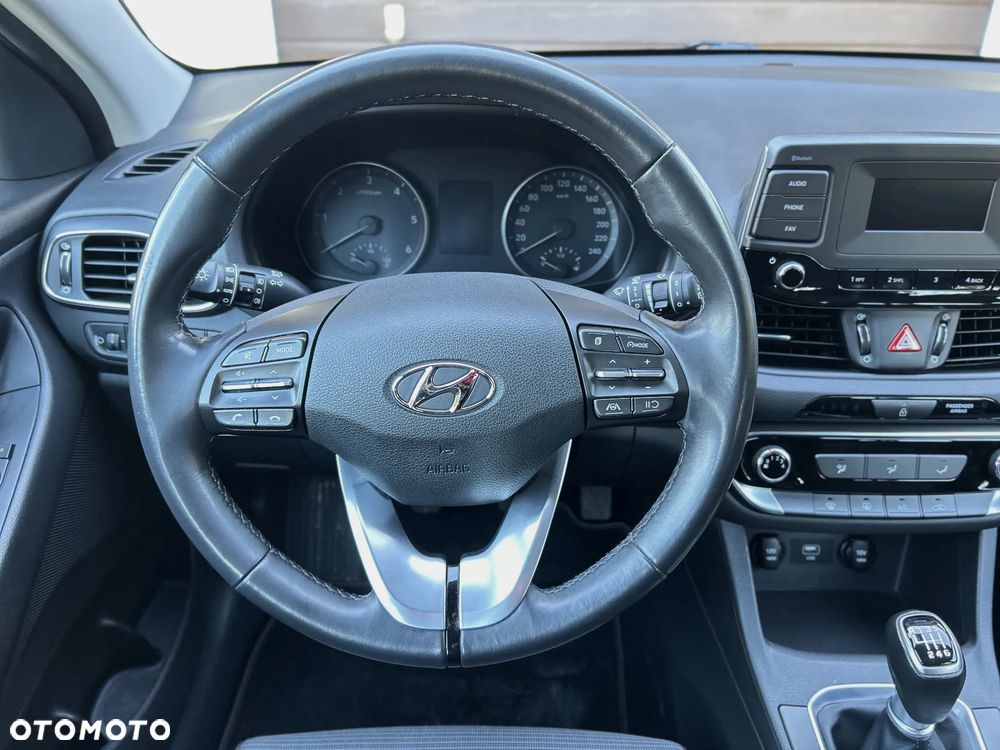 Hyundai i30 1.6 D Comfort - 12