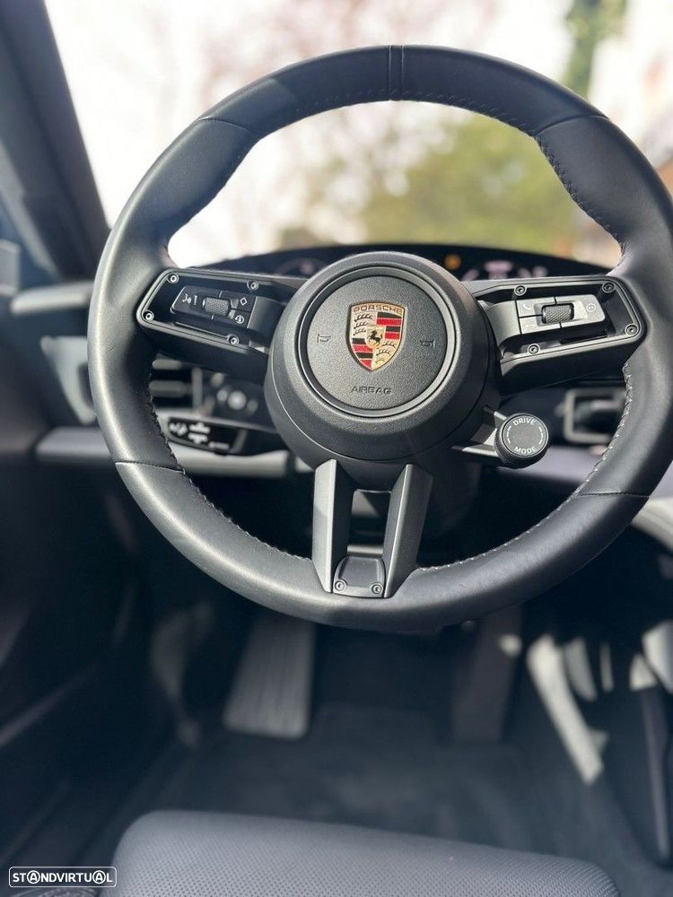 Porsche Taycan Cross Turismo 4S - 6