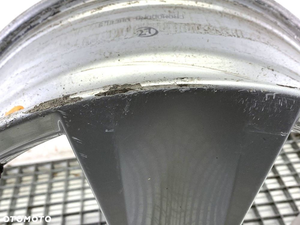 FELGA ALUMINIOWA 17 8J 5X120 CENTR 72,6 ET30 - 400.00 PLN - BMW 5 Touring (E61) 2004 - 2010 525 i - 2