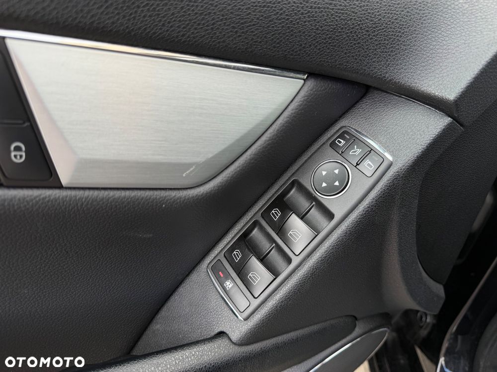 Mercedes-Benz Klasa C 180 BlueEFFICIENCY 7G-TRONIC Avantgarde - 25