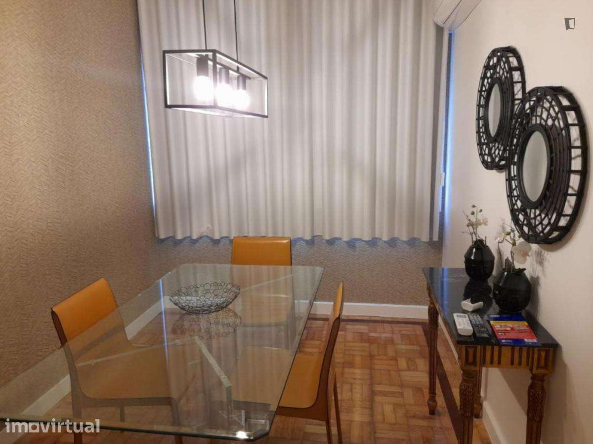 Apartamento com 3 quartos - localizado em Cedofeita Porto - Grande imagem: 3/9