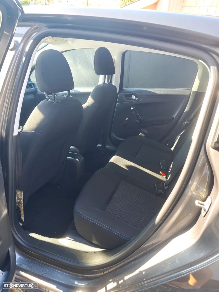 Peugeot 208 1.5 BlueHDi Signature - 8