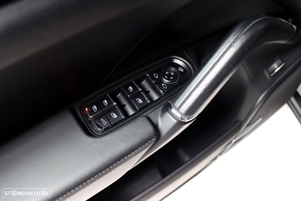 Porsche Cayenne - 12