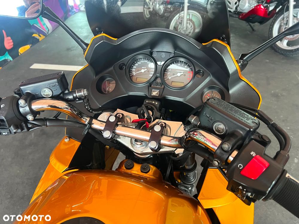 Honda CBF - 23