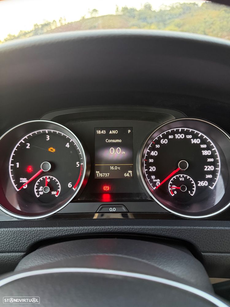 VW Golf 1.6 TDi Highline DSG - 9