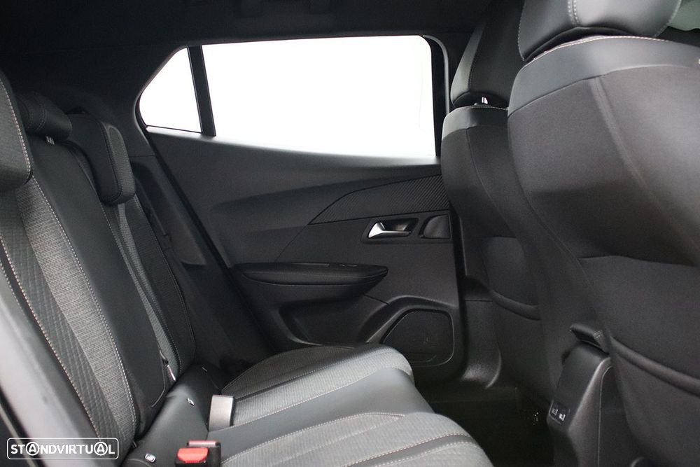 Peugeot 2008 1.2 PureTech Allure - 23