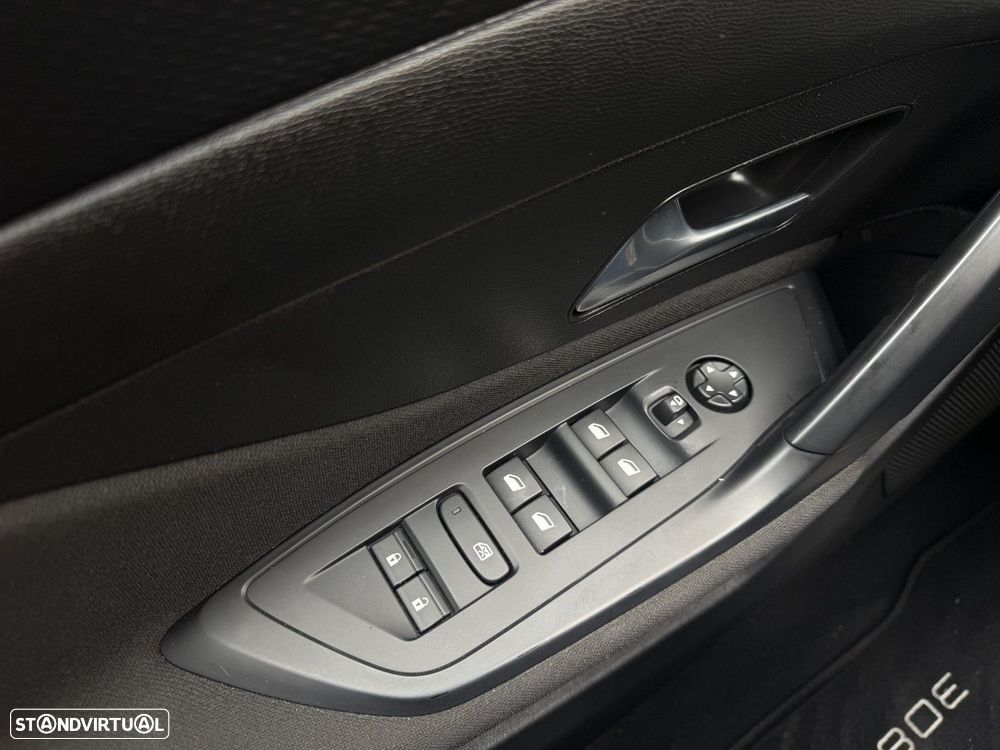 Peugeot 308 1.6 Hybrid Allure Pack e-EAT8 - 48
