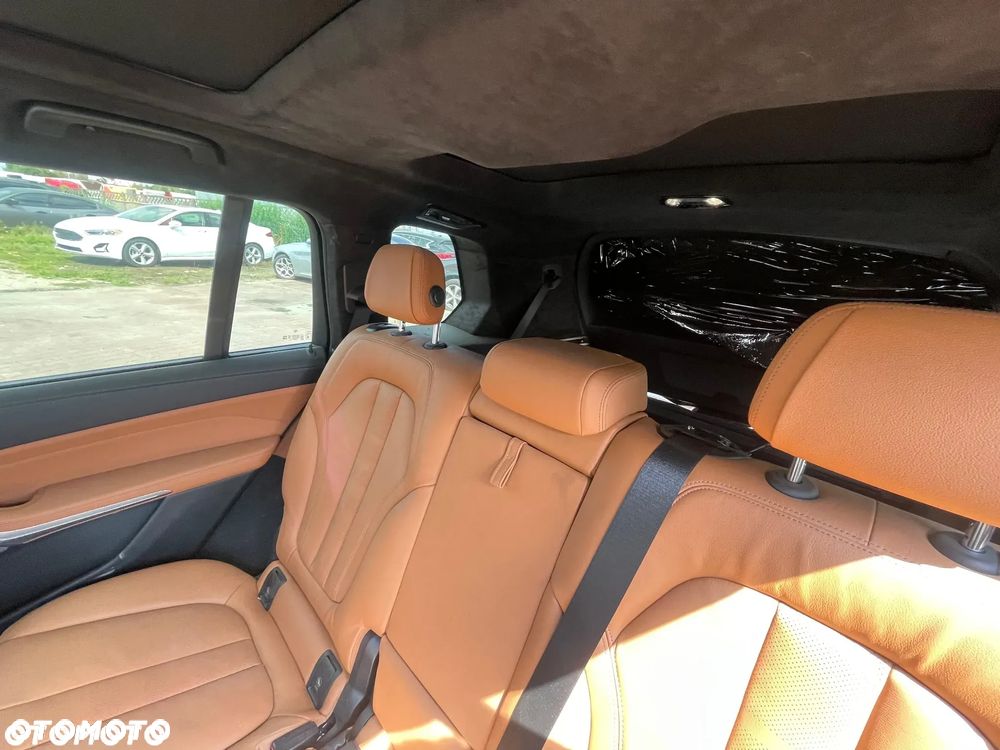 BMW X7 M50i sport - 14
