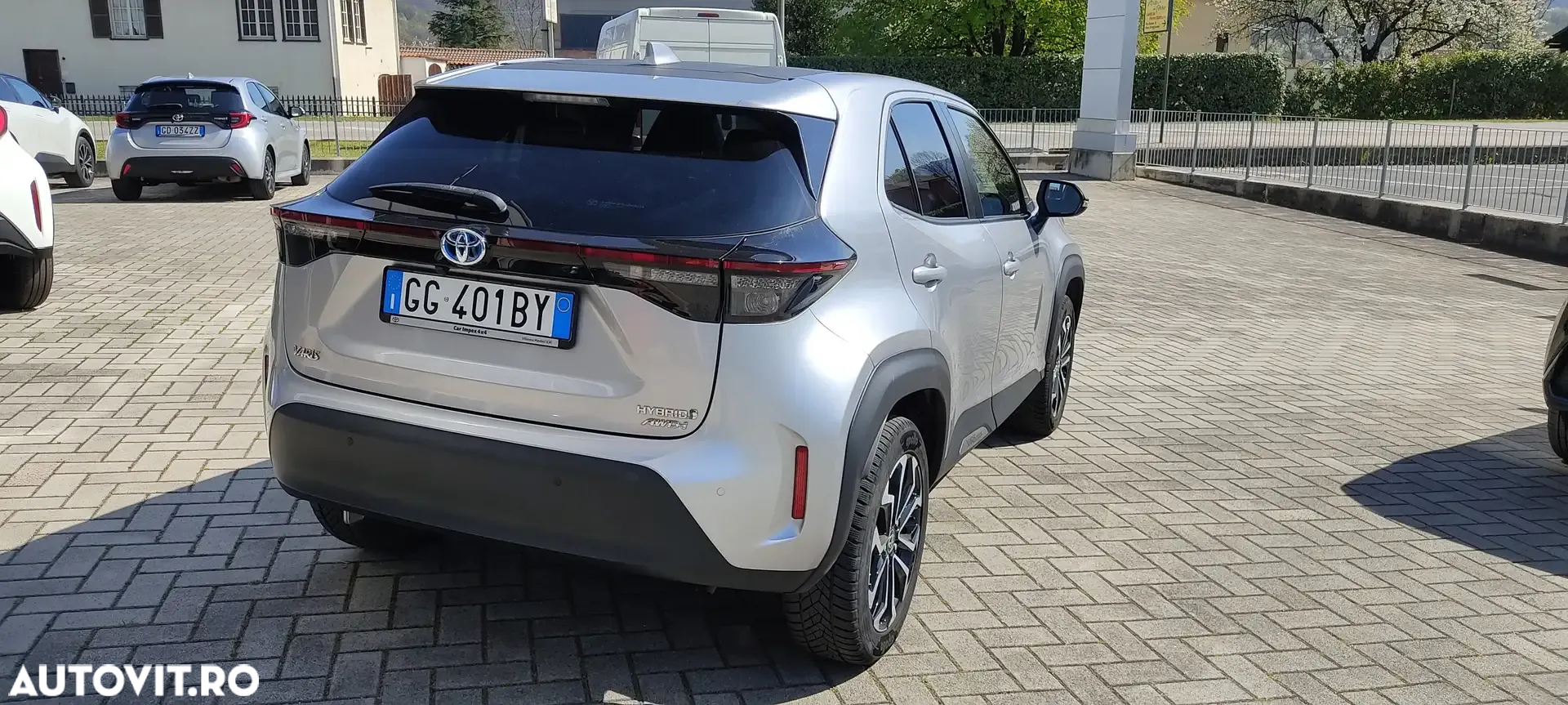 Toyota Yaris Cross Hybrid 1.5 VVT-i AWD-i Comfort - 2