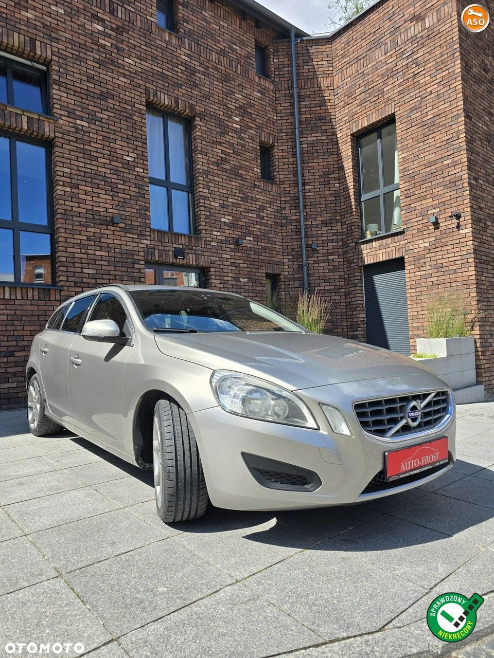 Volvo V60 D3 Momentum - 1