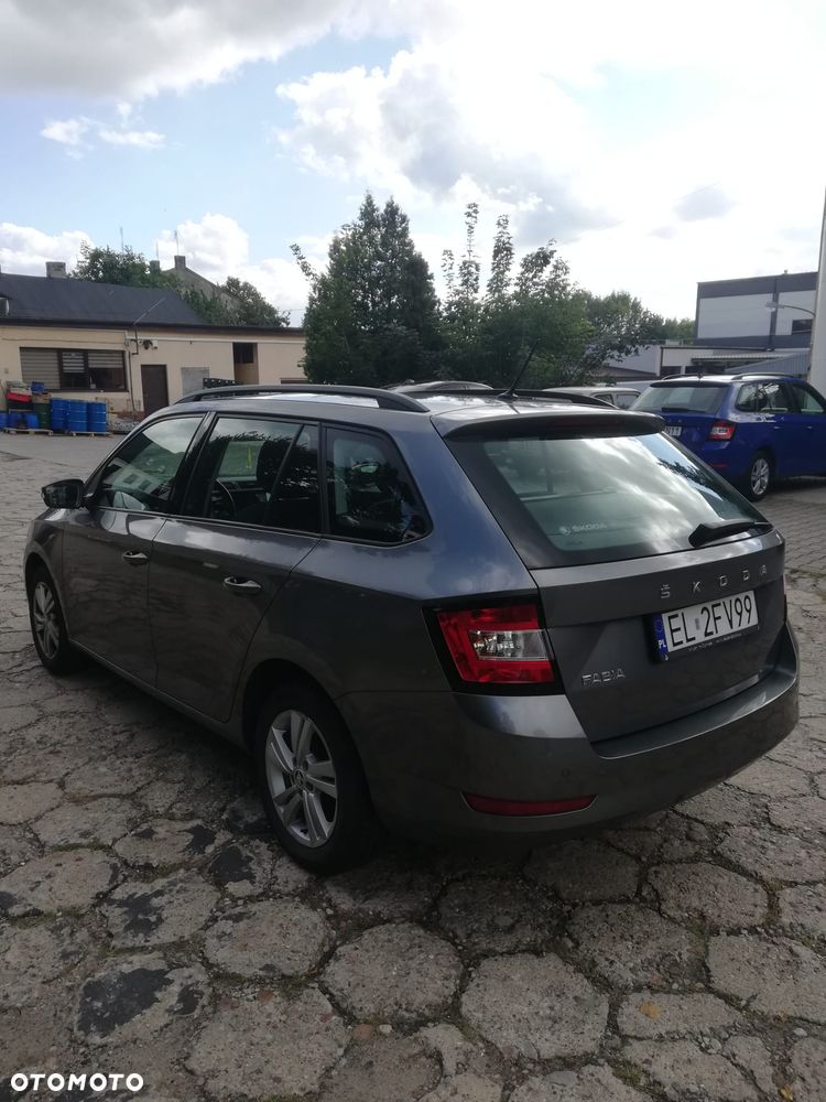 Skoda Fabia 1.0 TSI Ambition - 4