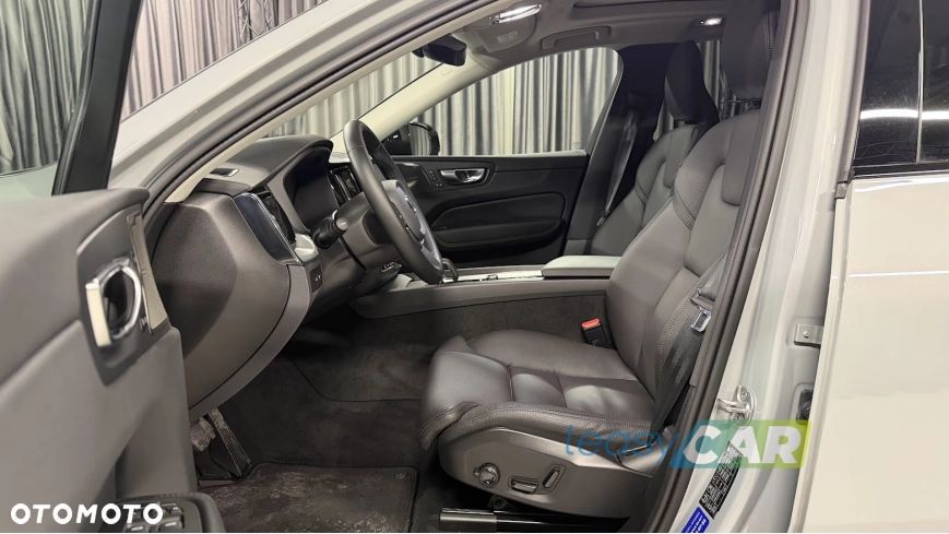 Volvo XC 60 T6 Plug-In Hybrid AWD Ultra Dark - 9