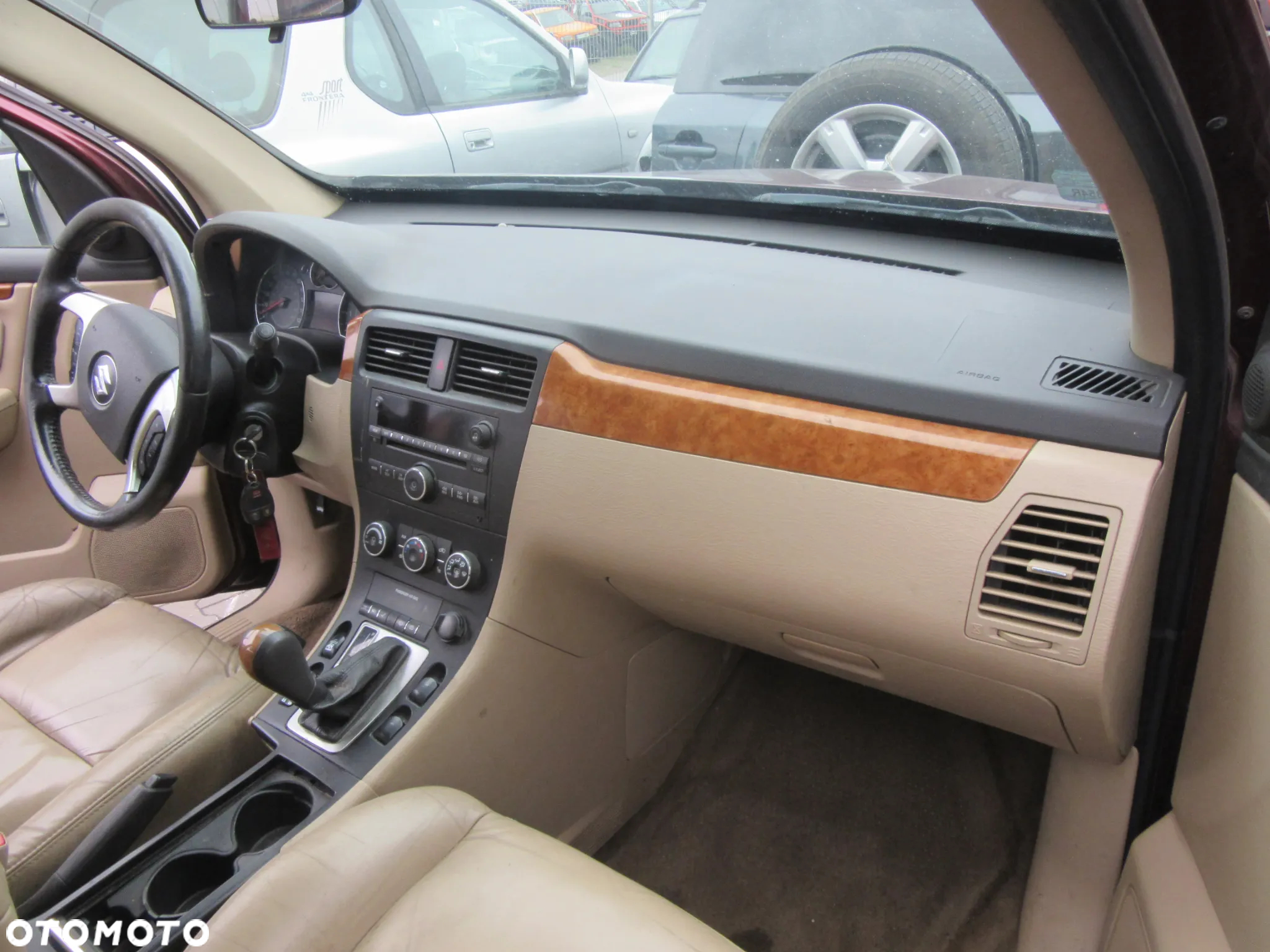 KANAPA FOTELE BOCZKI SKÓRA 7 OSÓB Suzuki XL7 2007 Wszystkie części - 8