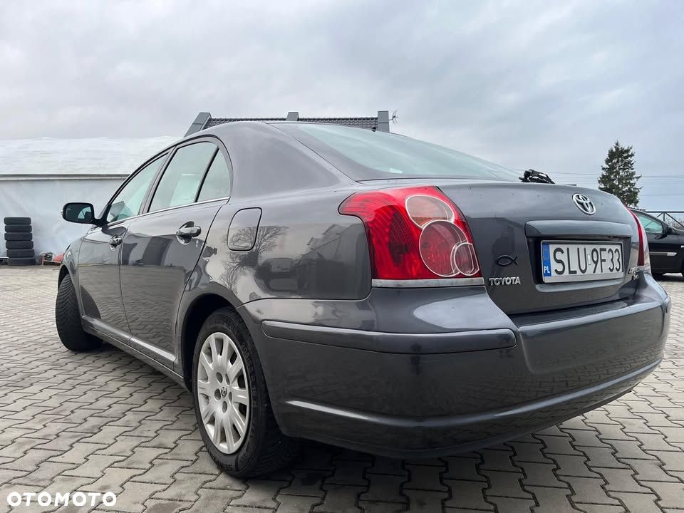 Toyota Avensis 2.0 D-4D Sol Premium - 4