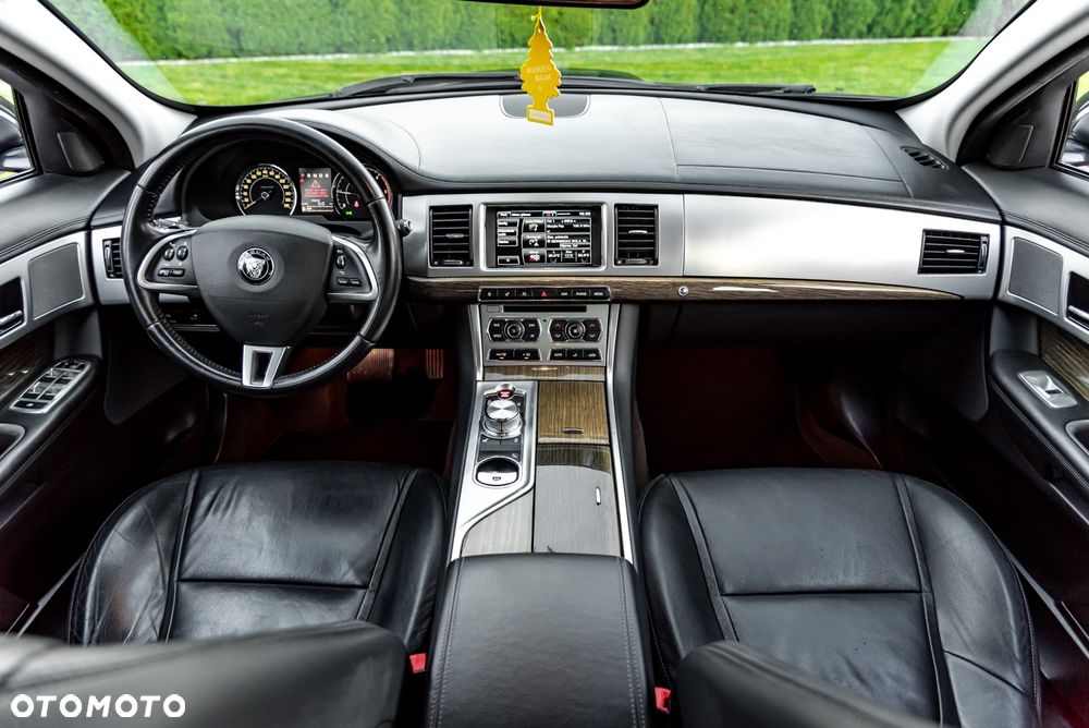 Jaguar XF 2.2 - 26