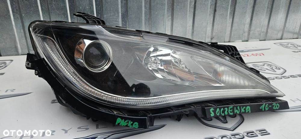Chrysler Pacifica 2016- Reflektor prawy Lampa prawa  68370844AB  LED SOCZEWKA - 5