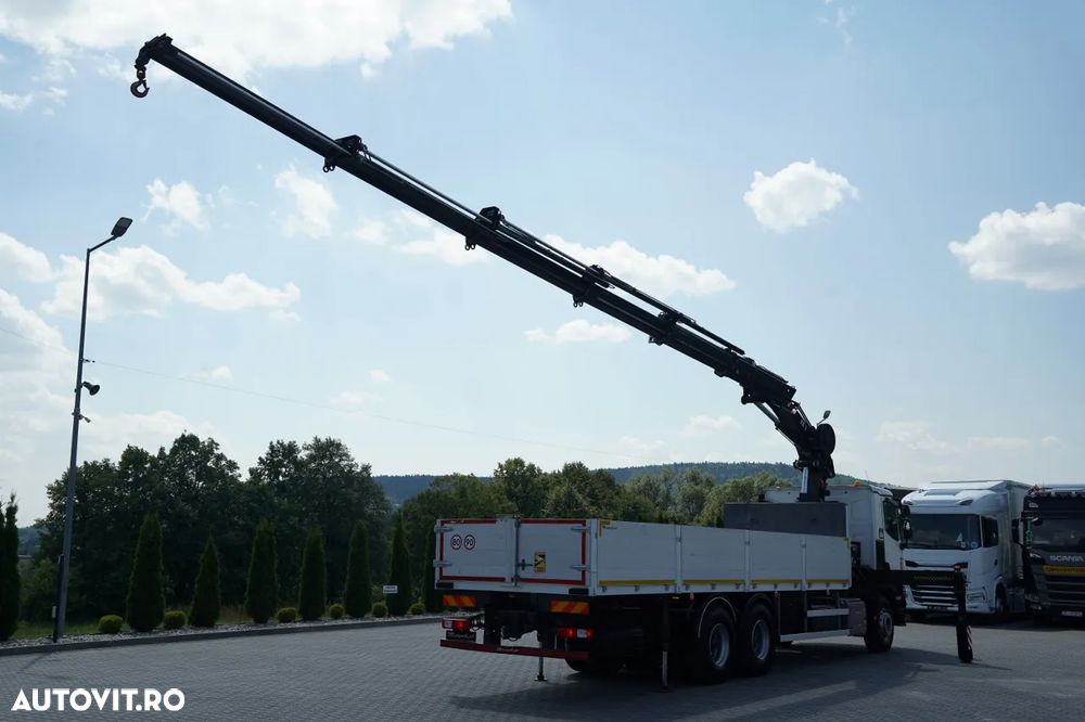 Renault C 380 / 6x4 / CAROSERIE LIVRARE 6,8 m / + HDS HIAB 244 EP-5 / ATINGERE: 15 M / MAX 8.400 KG / MANUALĂ / EURO 6 - 5