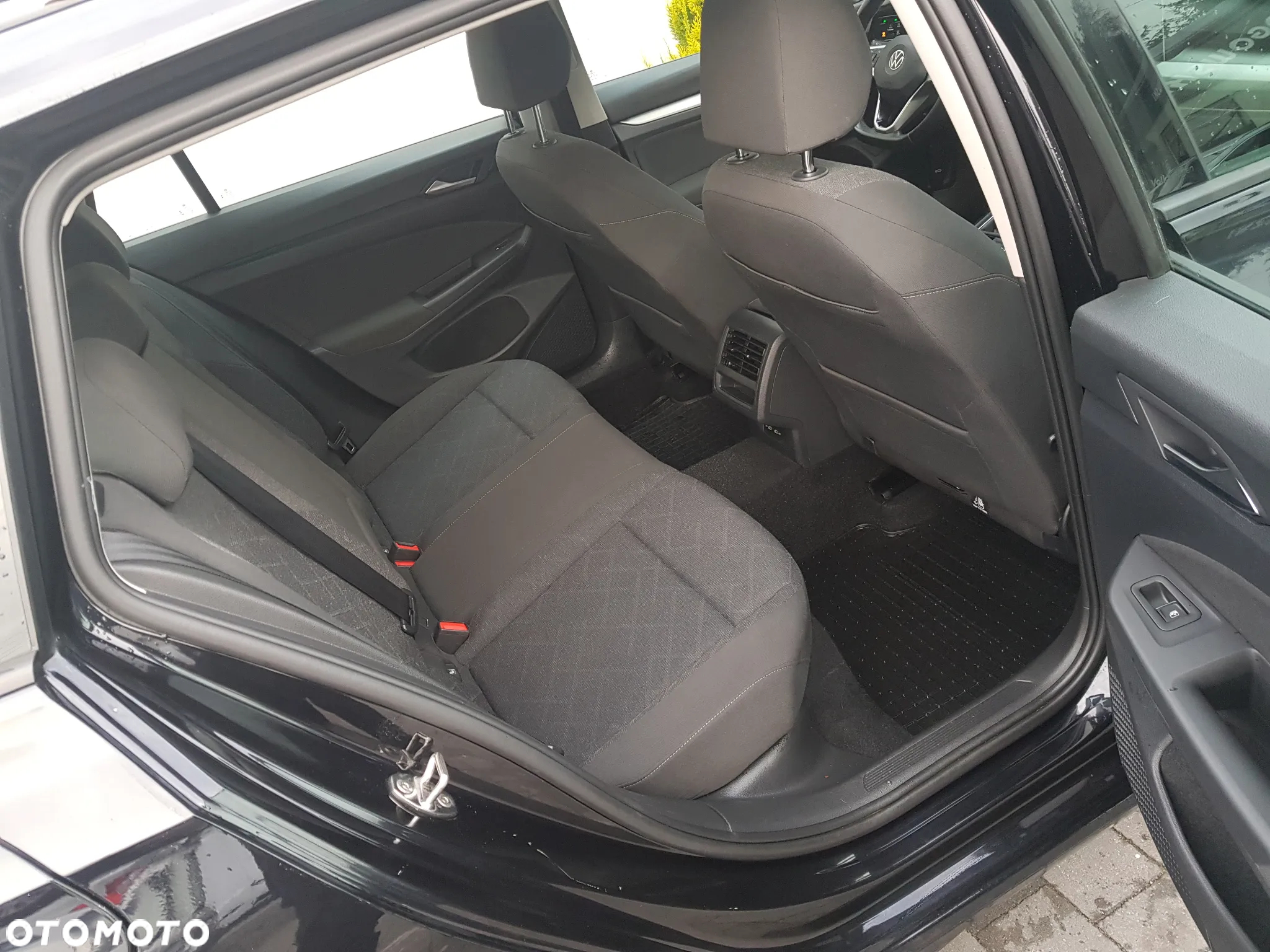 Volkswagen Golf VIII 1.5 TSI EVO Life - 17