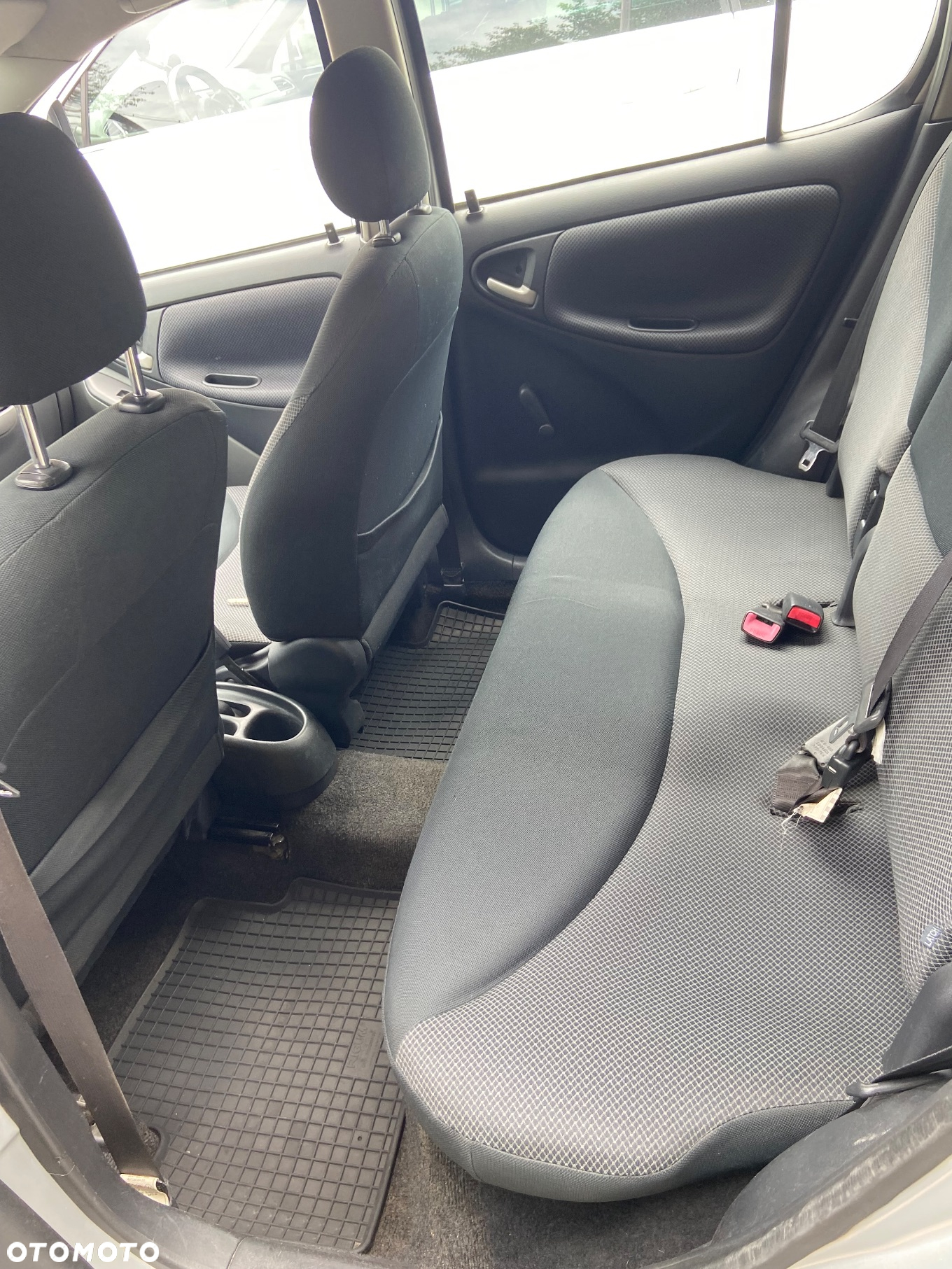 Toyota Yaris 1.4 D-4D Base - 9