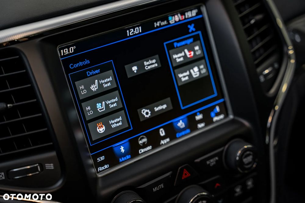 Jeep Grand Cherokee - 33