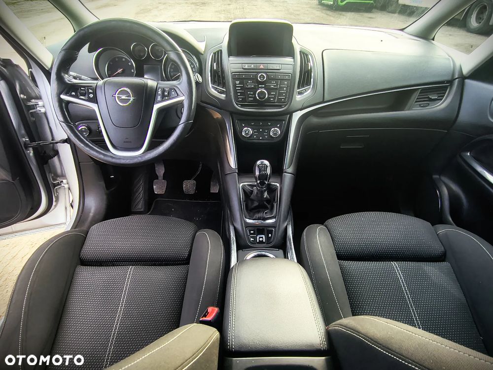 Opel Zafira - 15
