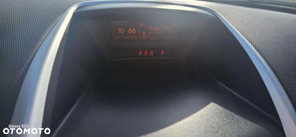 Peugeot 207 1.4 16V Trendy - 12