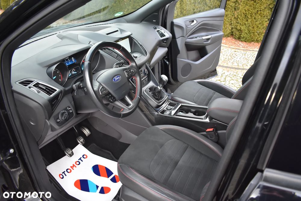 Ford Kuga 1.5 EcoBoost 2x4 ST-Line - 31